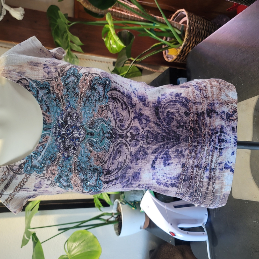 Daytrip Blue and Purple Fitted Graphic Blouse